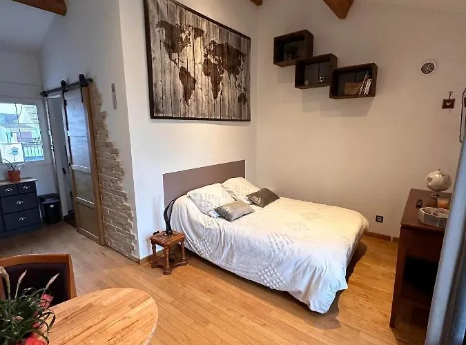 Joli Studio Independant De Plain Pied Avec Jardin Holiday home *